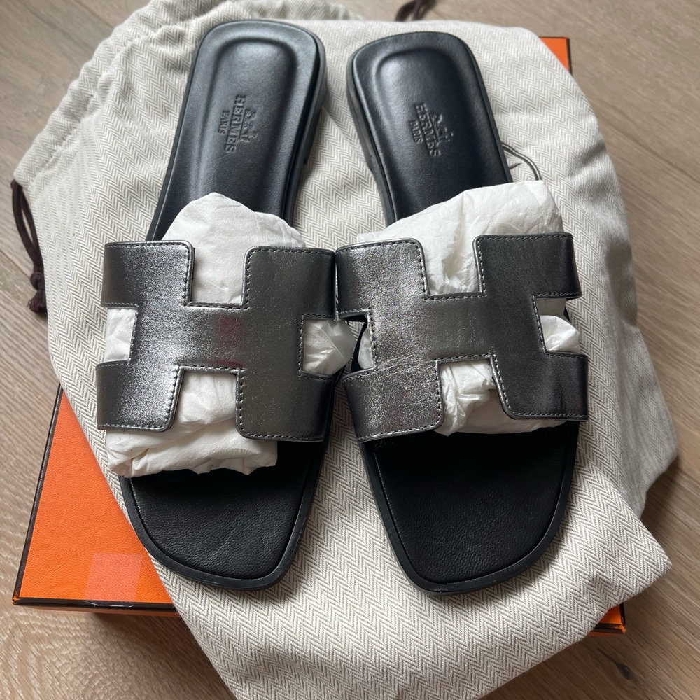 Brand new in original box authentic Hermes oran size 40